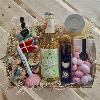 Presentkorg till mamma med keramikflagga