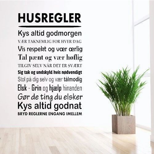 wallstickers med texten husregler. En mycket populär wallsticker