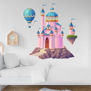 Tryckt - Äventyrsplats - väggklistermärken. Fantastiskt vackert slott i rosa, turkosa och gyllene nyanser och en luftballong